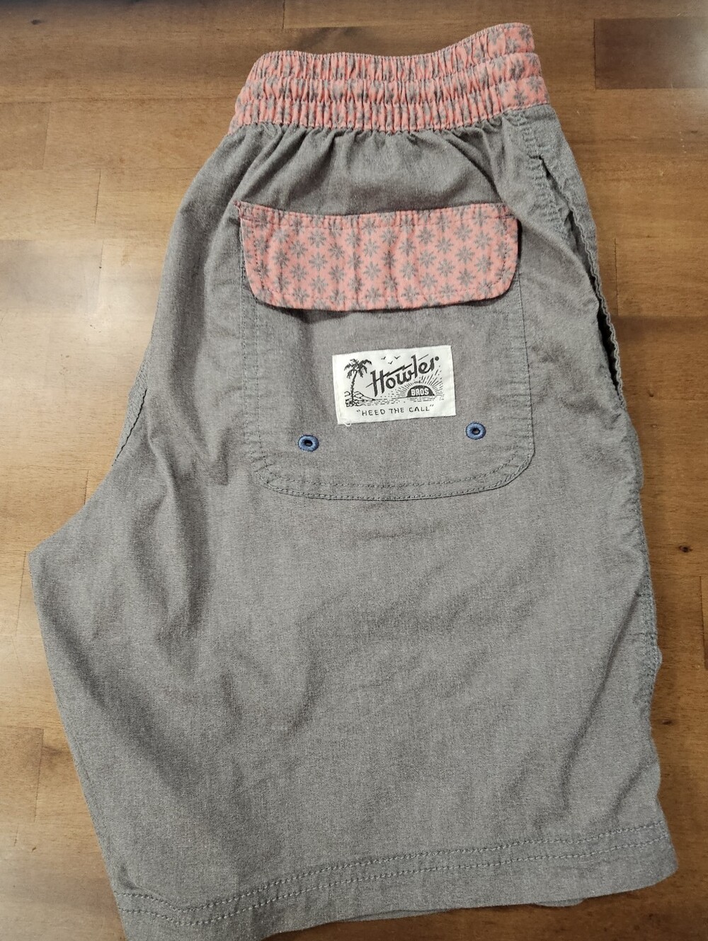 Howler Brothers Horizon Hybrid Shorts Mens 30 Grey Pink Trim Drawstring Stretch